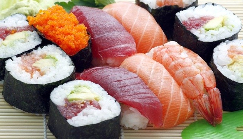 Hobi Makan Sashimi dan Sushi? Yuk, Perhatikan Dulu Dampaknya